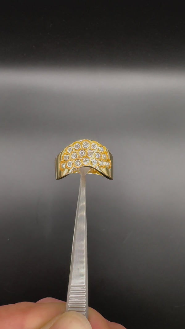 Elegante geelgouden ring van 18 karaat met zeer fijne diamanten