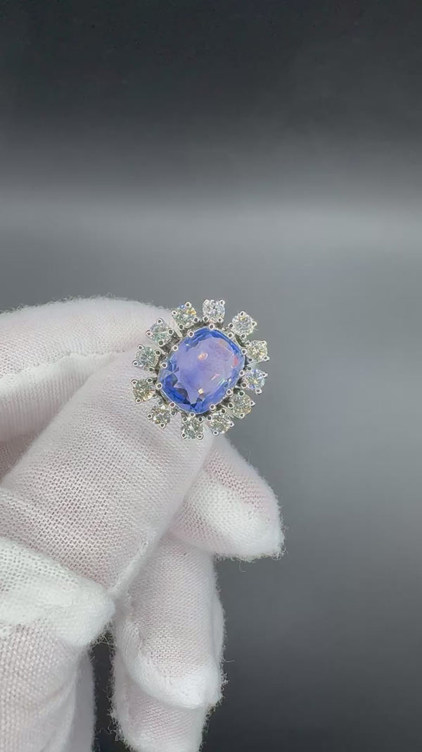 Prunkvoller Entourage Ring in 18 Karat Weißgold mit Saphir & Brillanten