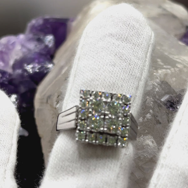 Angular white gold ring in 14 carat with very fine brilliant-cut diamonds TW/VVS