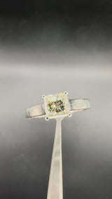 Massiver Solitär Ring in Platin mit hochfeinem Princess-Cut Brillanten