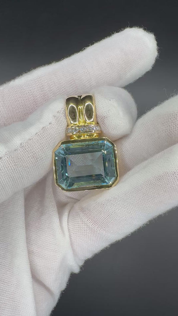 Edler Anhänger in 18 Karat Gelbgold mit seltenem Aquamarin & Brillanten