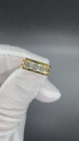 Ausgefallener Ring in 18 Karat Gelbgold mit Brillanten