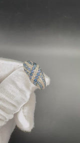 Wirkungsvoller Ring in 14 Karat Gelbgold mit Saphiren & Diamanten