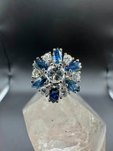 Hochwertiger Entourage Ring in 14 Karat (585) Weißgold mit Saphiren & Brillanten