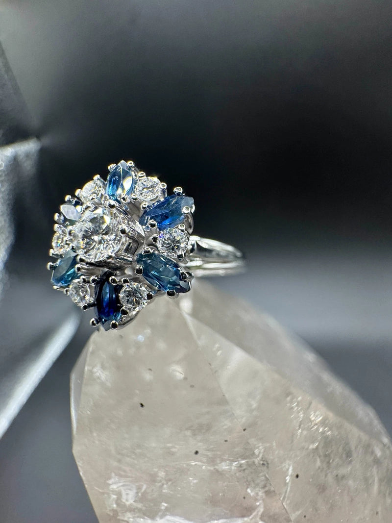 Hochwertiger Entourage Ring in 14 Karat (585) Weißgold mit Saphiren & Brillanten