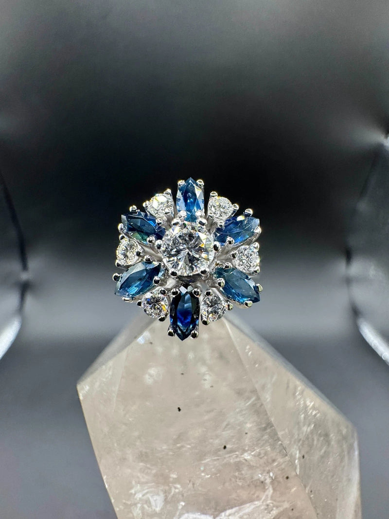 Hochwertiger Entourage Ring in 14 Karat (585) Weißgold mit Saphiren & Brillanten | Ringe - Schmuck Schroll