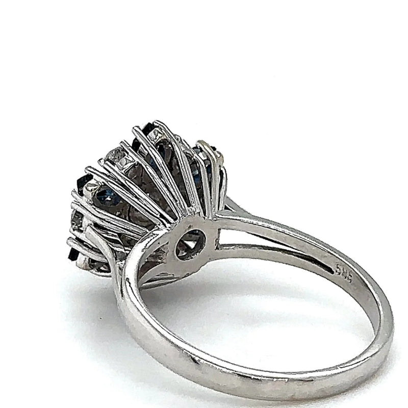 Hochwertiger Entourage Ring in 14 Karat (585) Weißgold mit Saphiren & Brillanten