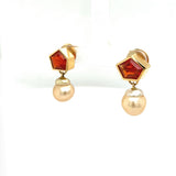 Handgemachte Ohrringe in 18 Karat Gelbgold mit Feueropal und Perlen