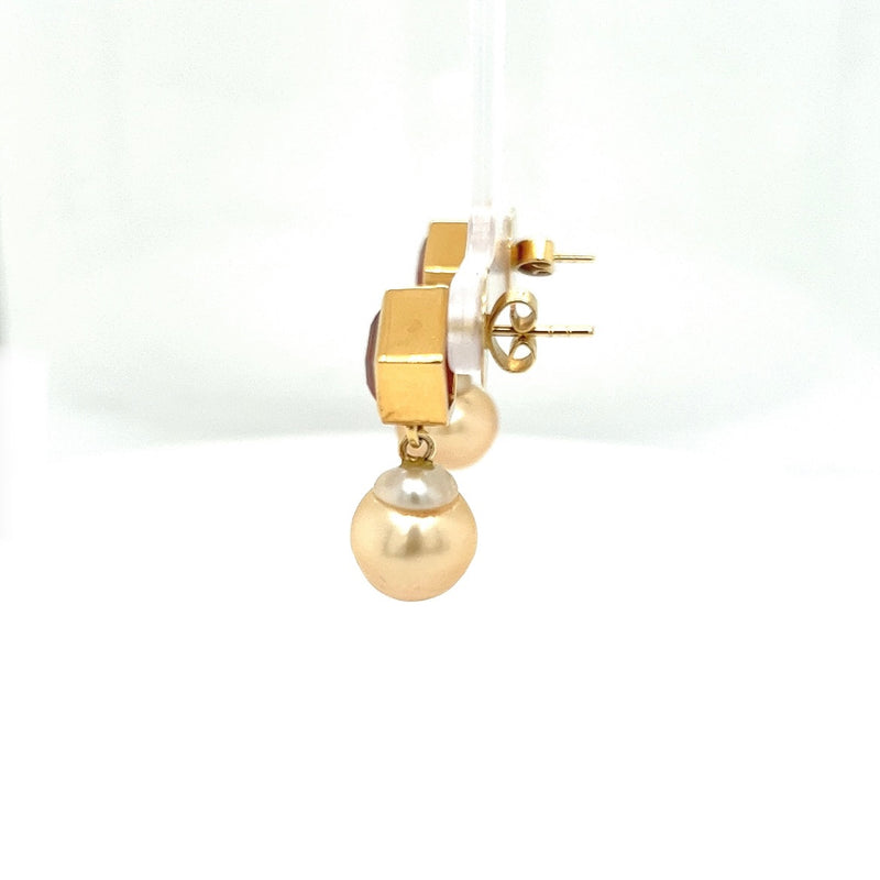 Handgemaakte oorbellen in 18k geel goud met vuuropaal en parels