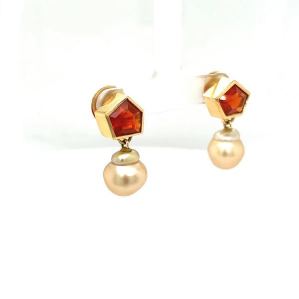Handmade earrings in 18k yellow gold with fire opal and pearls