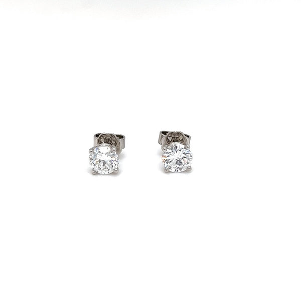 High-quality diamond plugs in 950 platinum with very fine diamonds