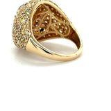 Prachtige geelgouden ring van 14 karaat met ruim 200 briljant geslepen diamanten en uiterst fijne tanzaniet