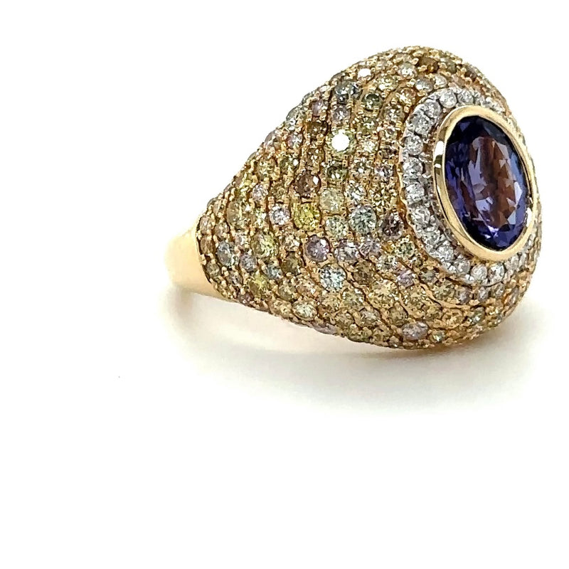 Magnificent yellow gold ring in 14 carat with over 200 brilliant-cut diamonds and very fine tanzanite